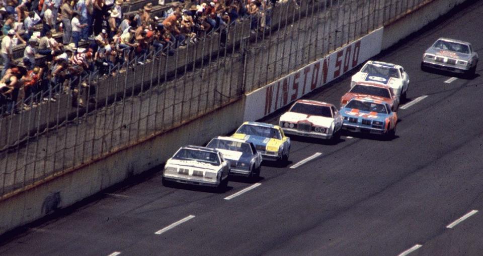 Cars racing at Talladega