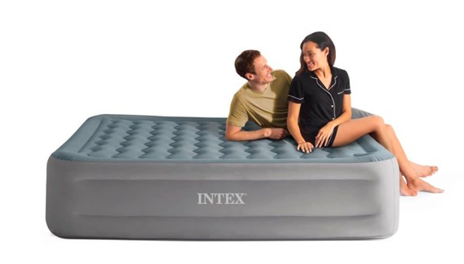 Pump it up! This air mattress can hold up to 600 pounds. (Photo: Walmart)