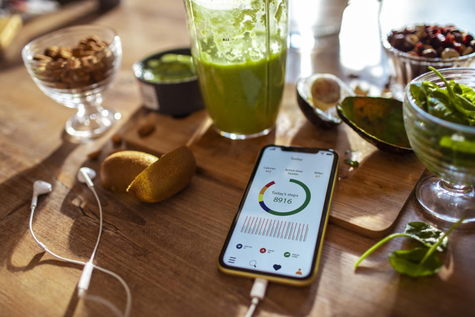 Además de una dieta equilibrada que incluya alimentos ricos en las variadas vitaminas del grupo B, la actividad física también contribuye a la salud cerebral. (Getty Creative)