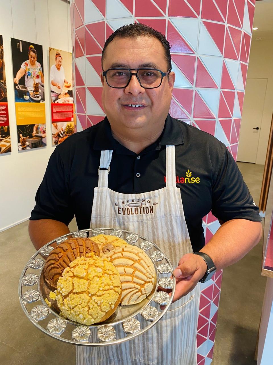 Alex Peña, a California master baker, bread scientist and self-proclaimed bread nerd, will teach four master classes in late February at the Florida Academy of Baking in Satellite Beach.