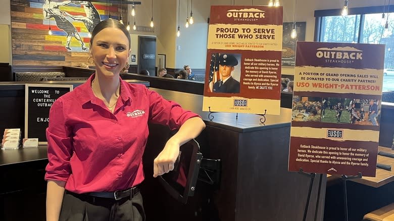 Outback Steakhouse employee 