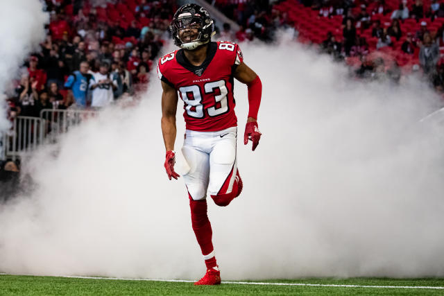 Falcons' Russell Gage throws one of the best WR passes you'll ever see,  hitting Calvin Ridley for TD