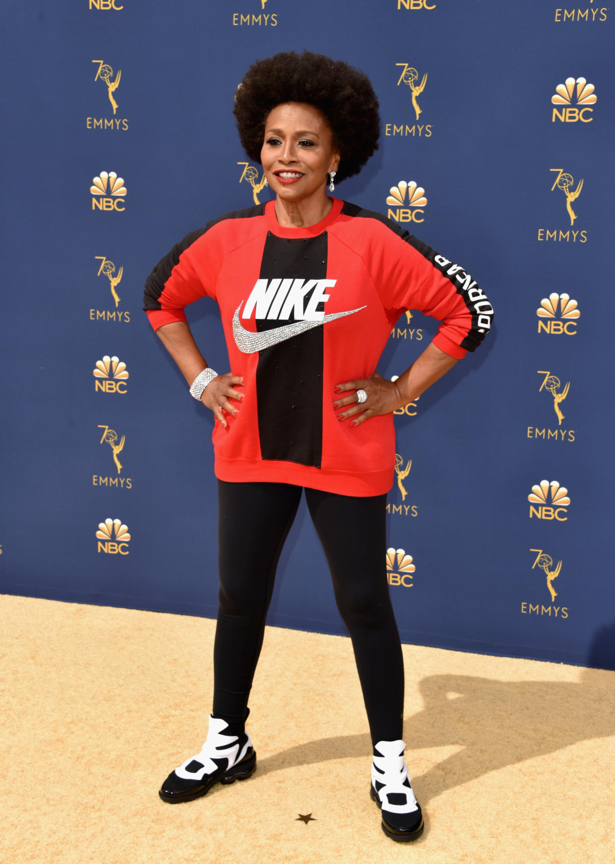 Ihr sportliches Outfit auf den Emmy Awards hatte für Jenifer Lewis eine wichtige Botschaft. (Bild: Getty Images)