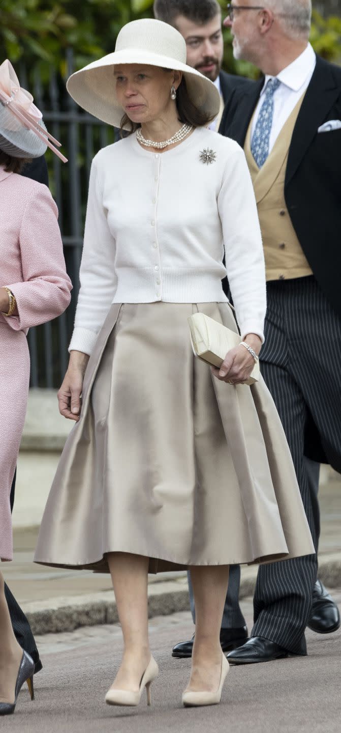 <p>Lady Sarah Chatto, daughter of the queen's sister Princess Margaret, sports elegant neutrals to the wedding. </p>