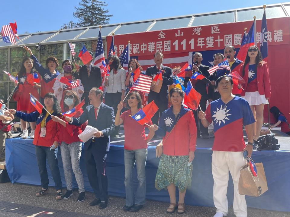 活動在大合唱中華民國頌、梅花等歌曲圓滿落幕。(記者熊移山／攝影)