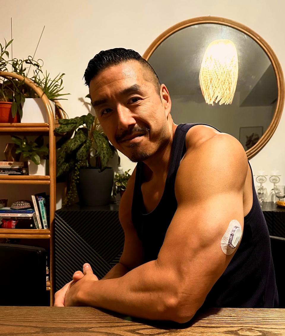 dean ho showing off his CGM