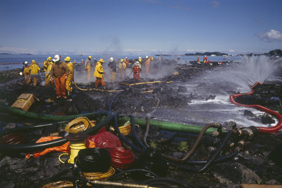 Teams of firefighters cleaning the Alaskan coast 