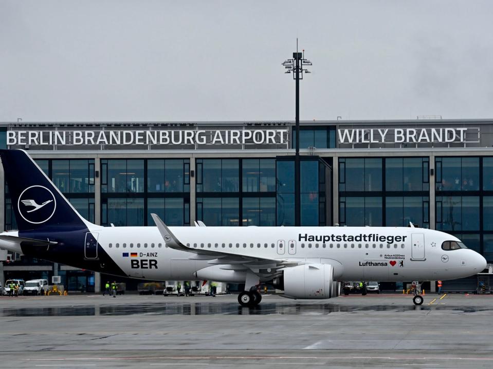 Lufthansa Airbus A320neo at Berlin's Brandenburg Airport