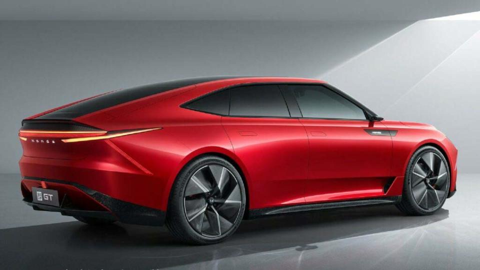 目前旅行車GT僅用概念車的身份曝光，預計要到2025年才會正式量產。