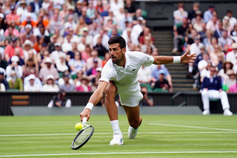 Novak Djokovic juega ante Rublev, en busca de las semifinales en Wimbledon