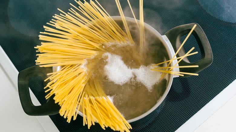 Spaghetti in a pot