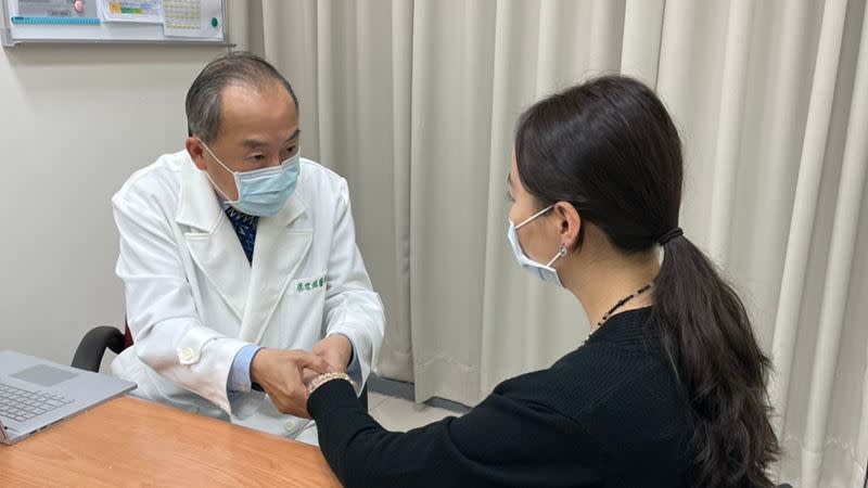 風濕病基金會台灣抗風濕病聯盟董事長蔡世滋表示，類風濕性關節炎發生原因不明，台灣每年約新增4000名患者。（圖／風濕病基金會提供）