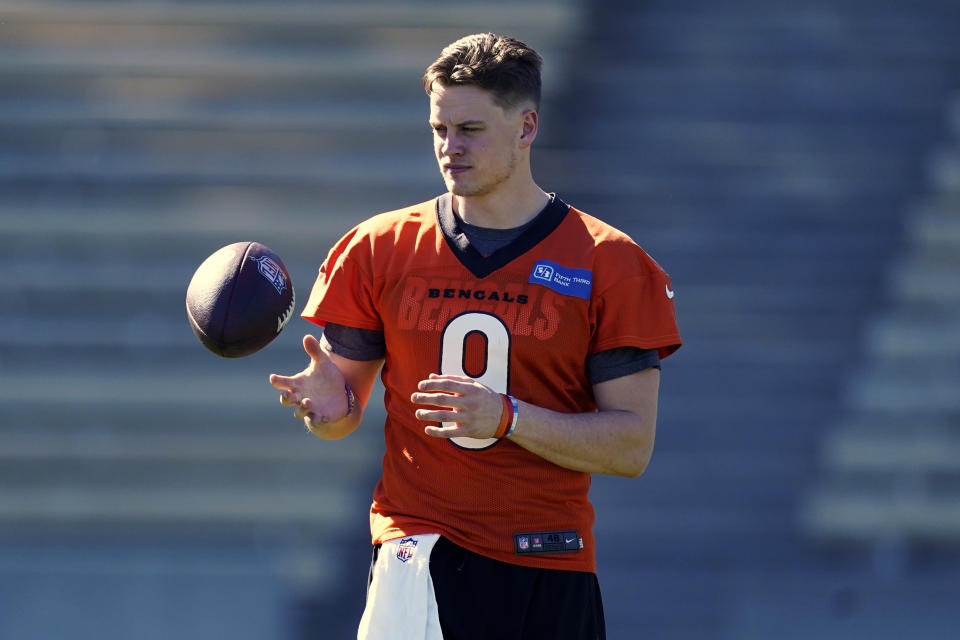 Cincinnati Bengals quarterback Joe Burrow (9) and his team arrived in Los Angeles this week to prepare for Super Bowl LVI. (AP Photo/Marcio Jose Sanchez)