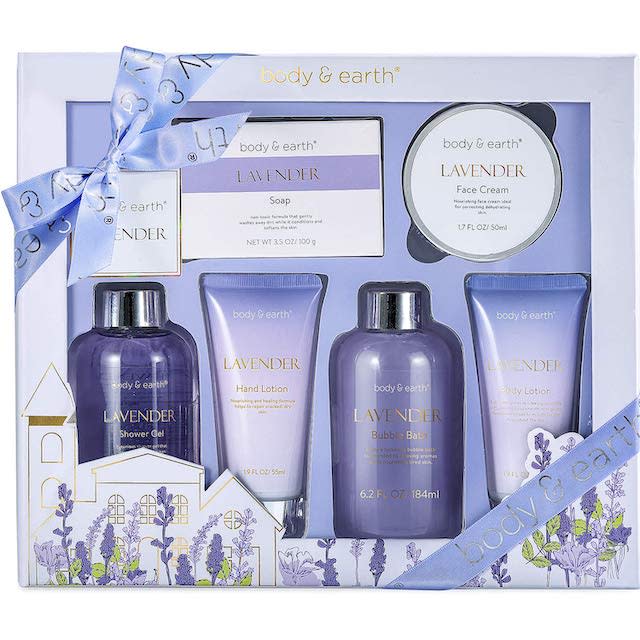 Body & Earth Store Luxury 6 Pcs Lavender Scent Gift Box