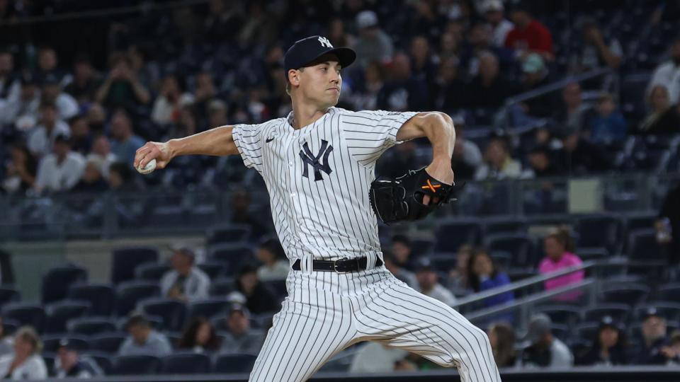 Sep 22, 2023; Bronx, New York, USA; New York Yankees starting pitcher Luke Weaver (30) delivers a pitch during the first inning against the Arizona Diamondbacks at Yankee Stadium. Mandatory Credit: Vincent Carchietta-USA TODAY Sports