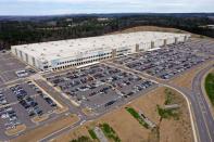 FILE PHOTO: FILE PHOTO: Congressional delegation visits an Amazon facility to show their support for workers