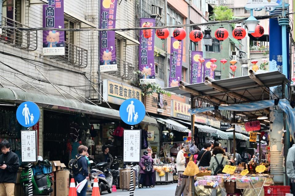 華陰街商圈擁有平面百貨公司的美名（圖片來源：Getty Creative）