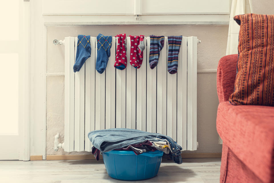 Couvrir un radiateur est un risque d'incendie (crédit : getty image).