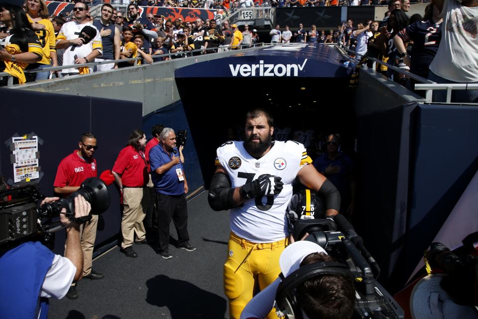 Alejandro Villanueva says he put his teammates and coach in a bad spot on Sunday. (Getty Images) 