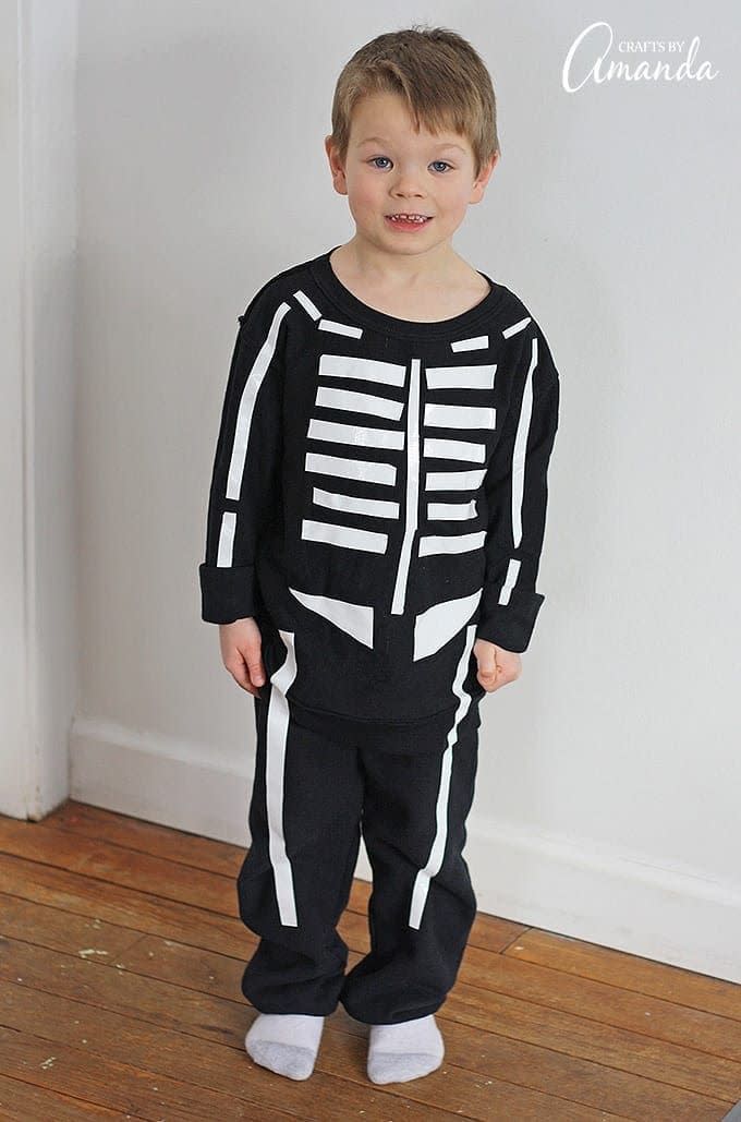 <p>Make no bones about it, this costume—which can come together in mere minutes—is great for kids and adults alike! For added chills and thrills, use duct tape that glows in the dark.</p><p><strong>Get the tutorial at <a href="https://craftsbyamanda.com/duct-tape-skeleton-costume/" rel="nofollow noopener" target="_blank" data-ylk="slk:Crafts by Amanda;elm:context_link;itc:0;sec:content-canvas" class="link ">Crafts by Amanda</a>.</strong></p><p><a class="link " href="https://go.redirectingat.com?id=74968X1596630&url=https%3A%2F%2Fwww.walmart.com%2Fip%2FDuck-Brand-Glow-in-the-Dark-Mini-Duct-Tape-Roll-72%2F25291728&sref=https%3A%2F%2Fwww.countryliving.com%2Fdiy-crafts%2Fg23785711%2Flast-minute-halloween-costumes%2F" rel="nofollow noopener" target="_blank" data-ylk="slk:SHOP DUCT TAPE;elm:context_link;itc:0;sec:content-canvas">SHOP DUCT TAPE</a></p>