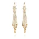 <p>En métal doré à l’or fin, strass et pampilles, Gas Bijoux, <a href="https://www.gasbijoux.com/sofia-strass-earrings-gold.html#140=13&92=59" rel="nofollow noopener" target="_blank" data-ylk="slk:www.gasbijoux.com;elm:context_link;itc:0;sec:content-canvas" class="link ">www.gasbijoux.com</a>, 160 €</p>