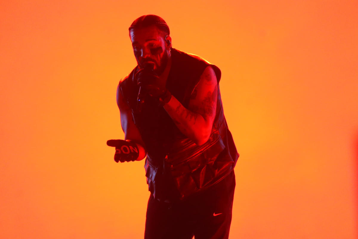 Drake to perform in Las Vegas during CES week