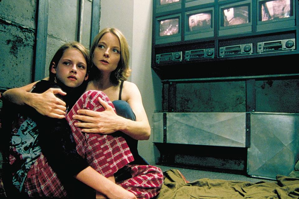 Mit ihren 32 Jahren ist Kristen Stewart ein alter Showbiz-Hase. Während sie 2002 in "Panic Room" noch Halt bei Jodie Foster suchte ... (Bild: Sony)