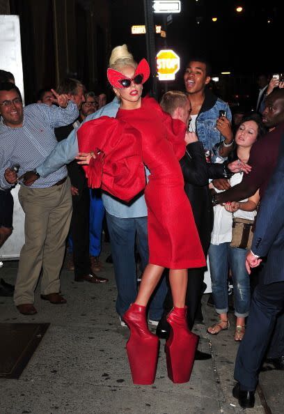 a Kermit Tesoro: detrás de los zapatos de Lady Gaga
