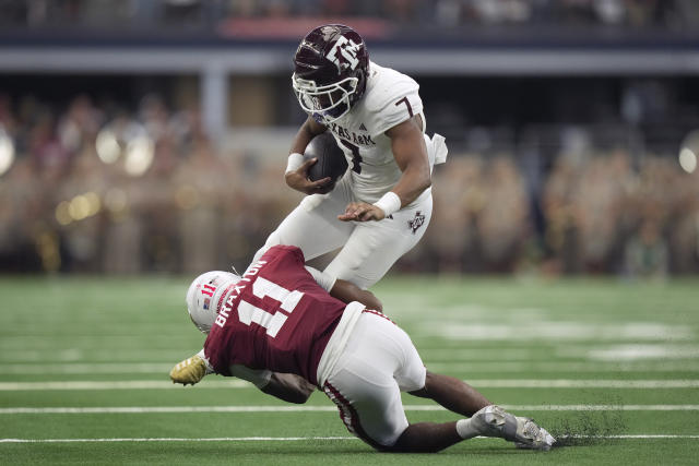 Max Johnson throws 2 TD passes for Texas A&M in 34-22 win as