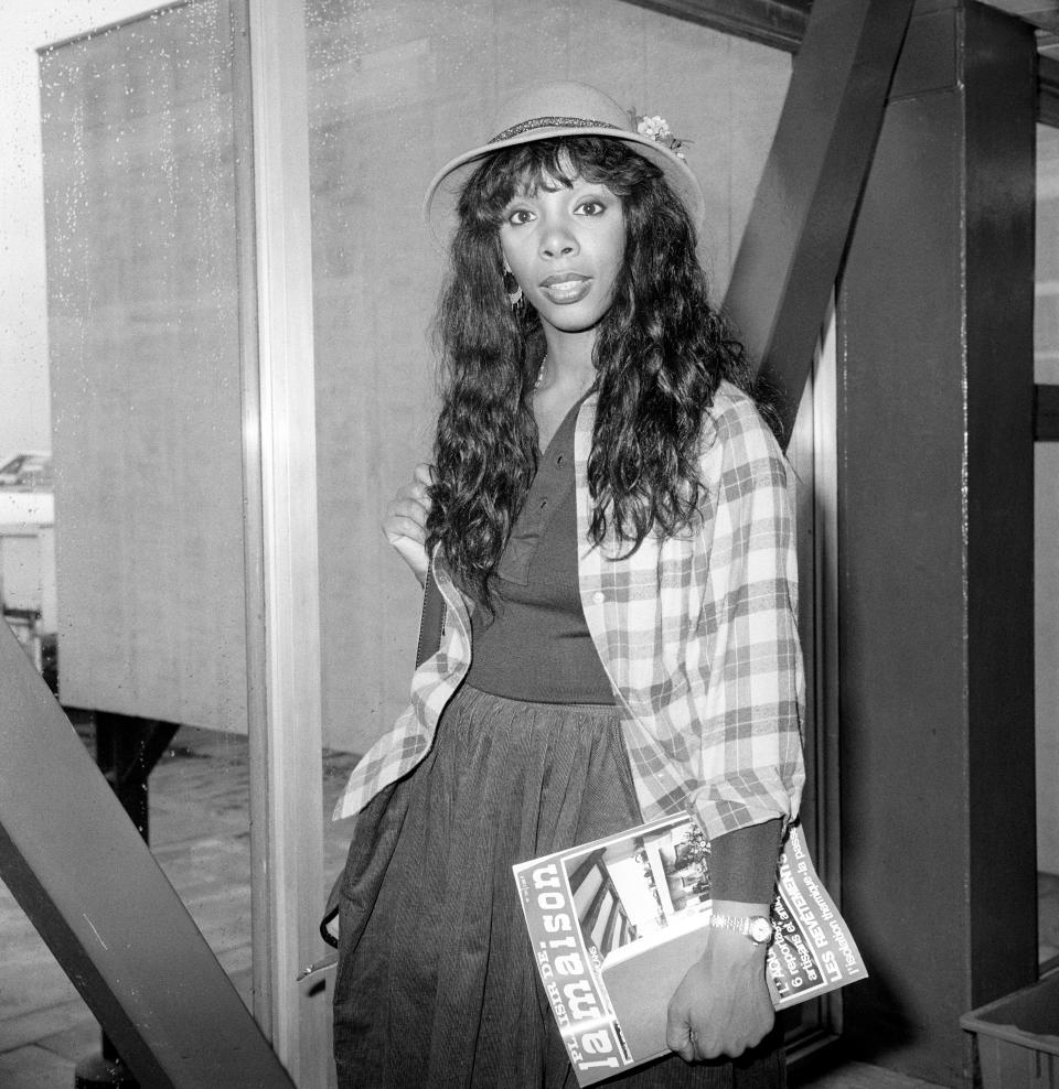 Summer arrives at Heathrow Airport for her sold-out concert tour of Britain in 1977.