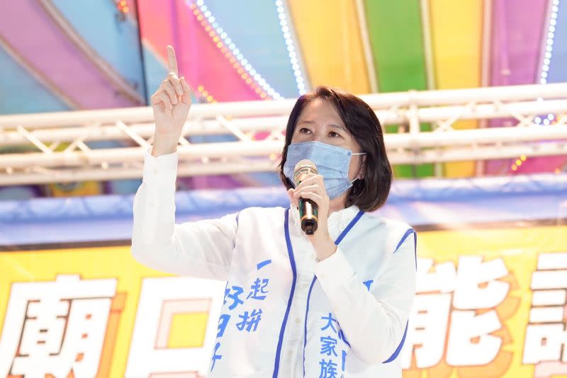 ▲2022九合一大選綠地變藍天，網友分析是2名女戰神鬥垮民進黨：「王鴻薇是MVP」。（圖／王鴻薇 臉書）