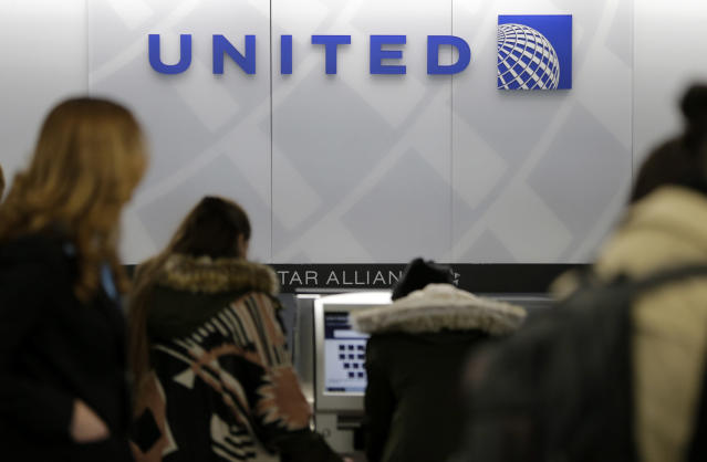 People are freaking out that United told women they couldn't wear
