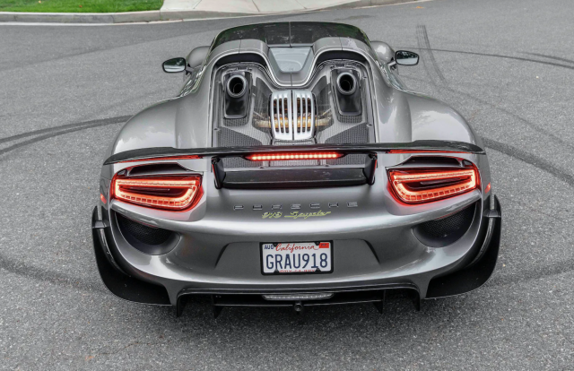 A Pristine Platinum Porsche 918 Spyder With Just 966 Miles Is up for  Auction - Yahoo Sports