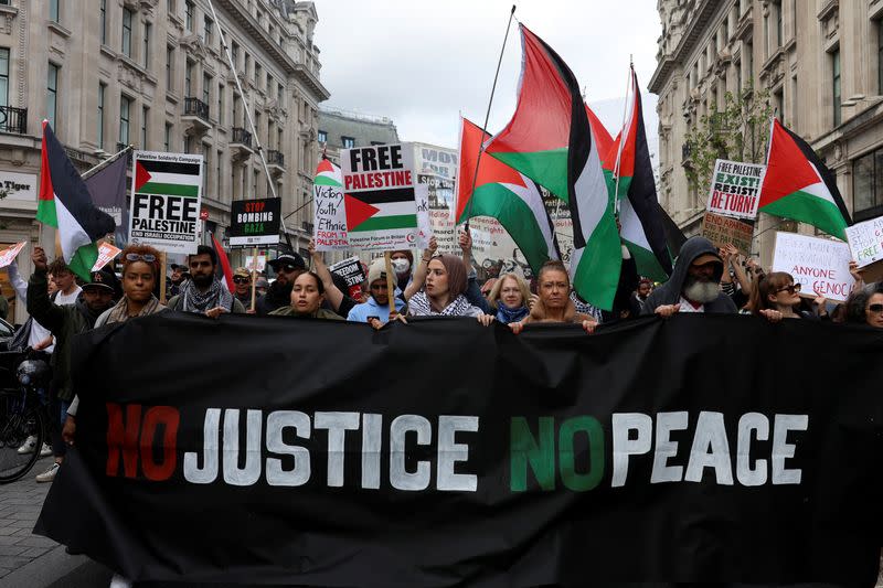 Protest in solidarity with Palestinians, in London