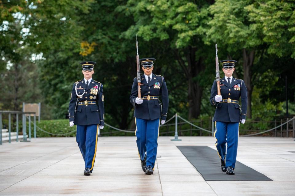 All Female Guard Change Tomb of the Unknown Solider