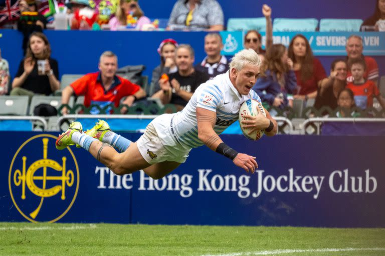 Luciano González vuela al try para los Pumas 7s en el Seven de Hong Kong