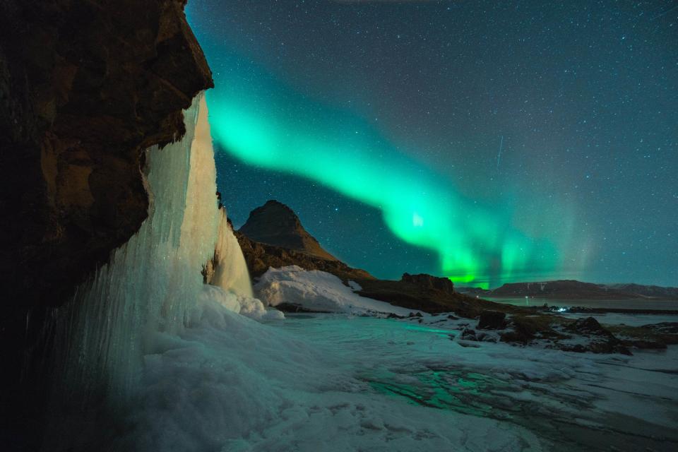 冰島以冰火交融的自然景觀、瀑布和火山而聞名。圖片來源：pexels