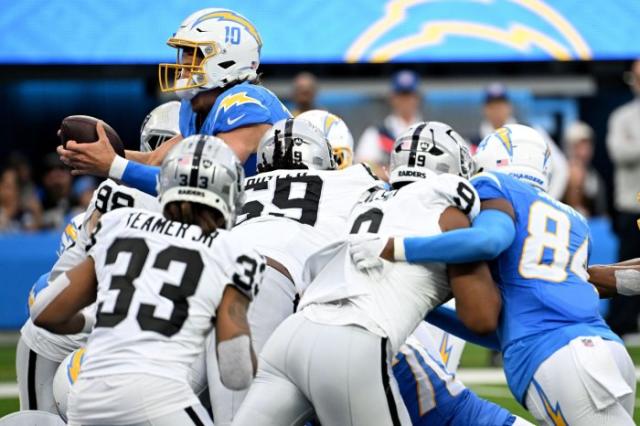 Chargers defeat Raiders 24-17