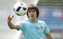 <p>Milieu terrain, 19 ans, Dinamo Zagreb, Croatie (Photo Reuters)</p>