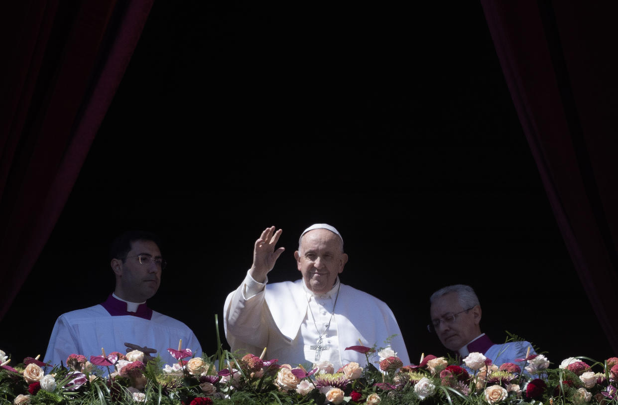 VATICAN CITY, VATICAN - APRIL 09: Pope Francis delivers his Easter Urbi et Orbi from the central loggia of St. Peter's Basilica, on April 09, 2023 in Vatican City, Vatican. Following the liturgy, the Holy Father gave the traditional 'Blessing Urbi et Orbi'- to the city of Rome, and to the world. (Photo by Alessandra Benedetti - Corbis/Corbis via Getty Images)