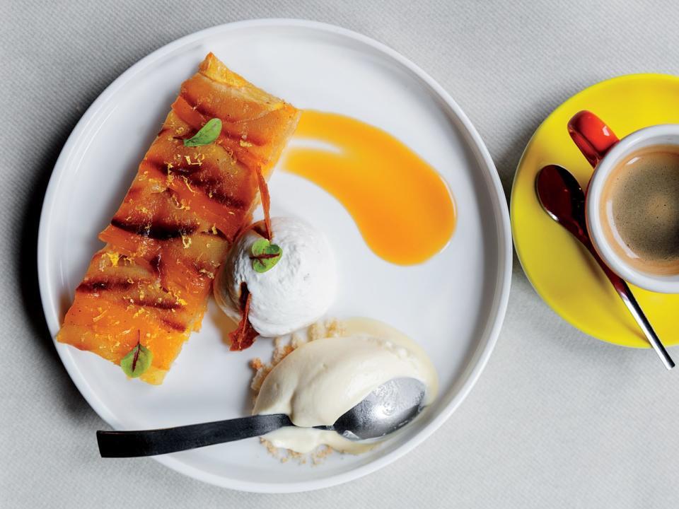 Mango-Apple Tarte Tatin with Caramel Sauce