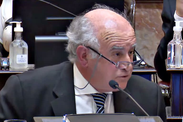 Oscar Parrilli en el Senado