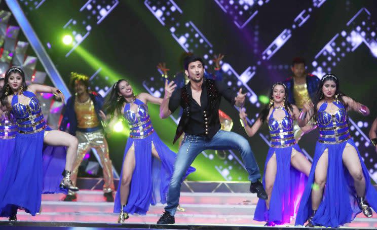 Bollywood thanks the Police department for their service at the Umang Mumbai Police Show