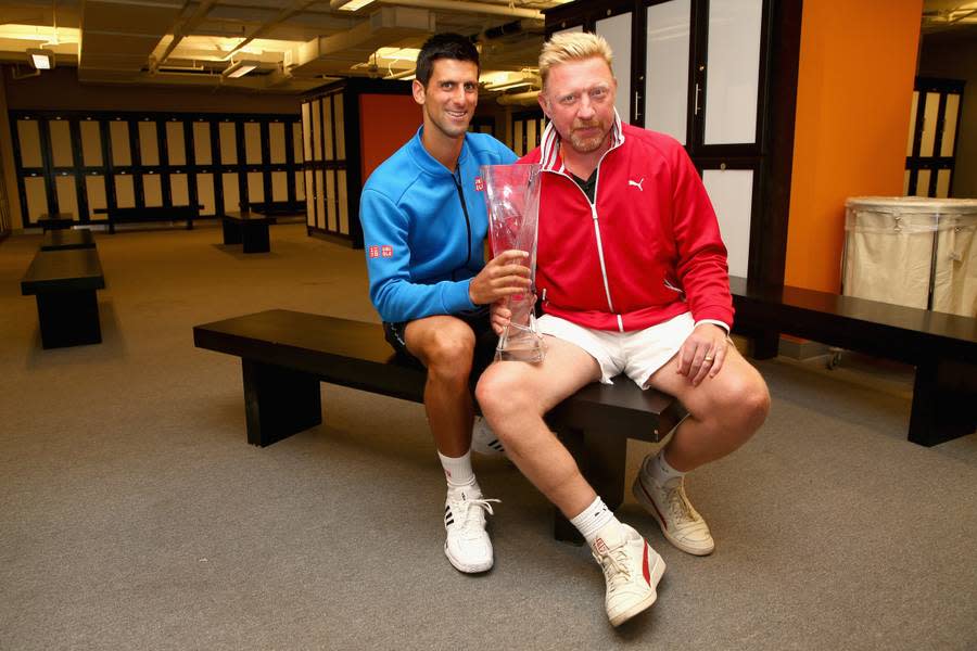 Auf die ganz große Tennisbühne kehrt Becker dann Ende 2013 zurück. Der damalige Weltranglistenzweite Novak Djokovic (l.) engagiert das deutsche Tennisidol, das mit Problemen an Hüfte und Sprunggelenken zu kämpfen hat, als Trainer