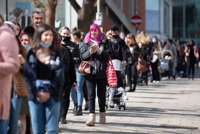 Shopping queues