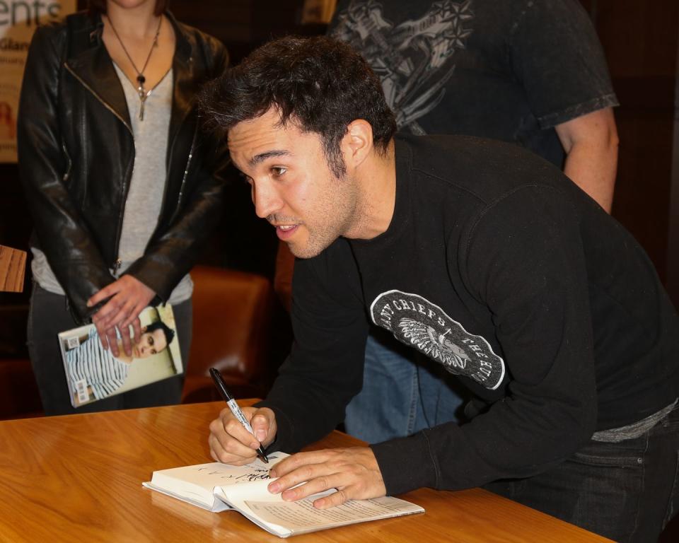 31) Pete Wentz