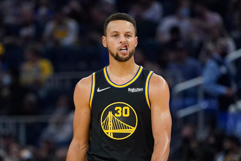 Golden State Warriors guard Stephen Curry (30) against the New Orleans Pelicans during an NBA basketball game in San Francisco, Friday, Nov. 5, 2021. (AP Photo/Jeff Chiu).