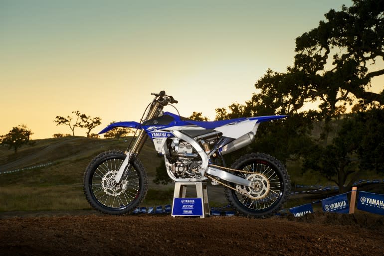 17OFFRD_YZ250F_BL_B1_0008_1