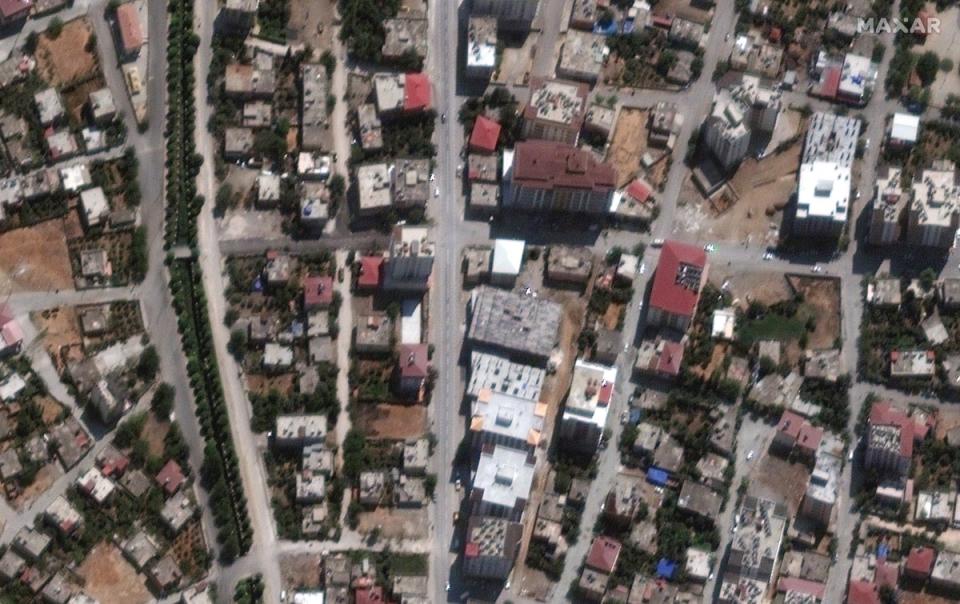 A residential area in Nurdagi before the earthquake. (Satellite image ©2023 Maxar Technologies.)