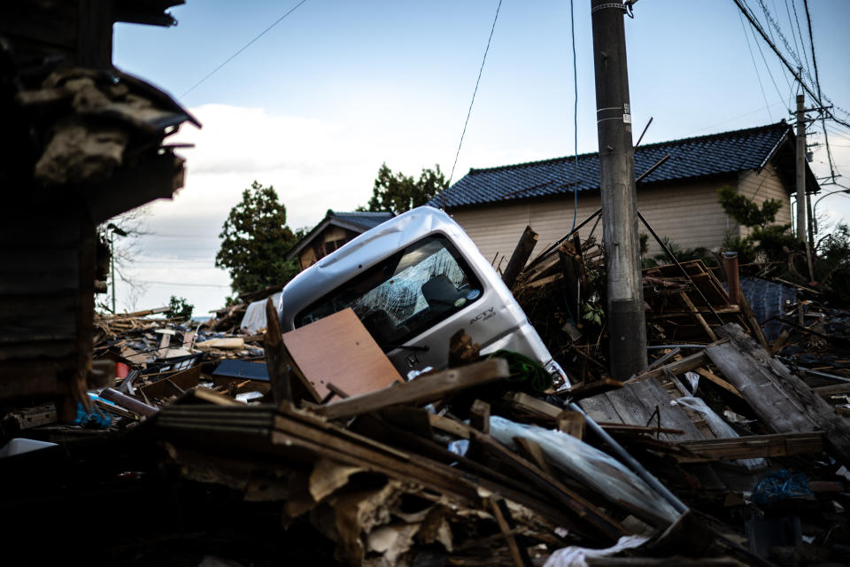 日本能登半島地震持續，6日內有多達12次餘震，全部達4.6級以上。(Photo by Philip FONG / AFP)